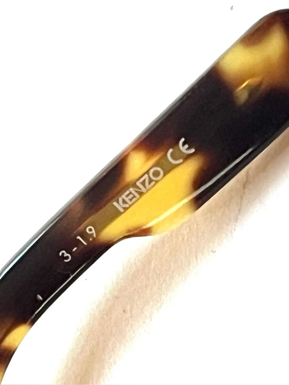 Kenzo Model KZ500041 Eyeglass Frames